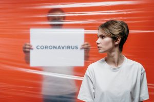 Un employé du secteur de la santé en temps de pandémie du coronavirus